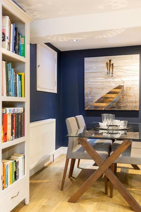 2 Double Bedroom Large Modern Self Contained Apartment Free Parking Camberley Extérieur photo